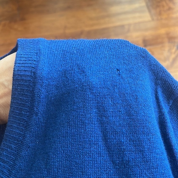 Banana Republic Extra Fine Merino Wool V Neck Sweater Size M - Picture 11 of 11